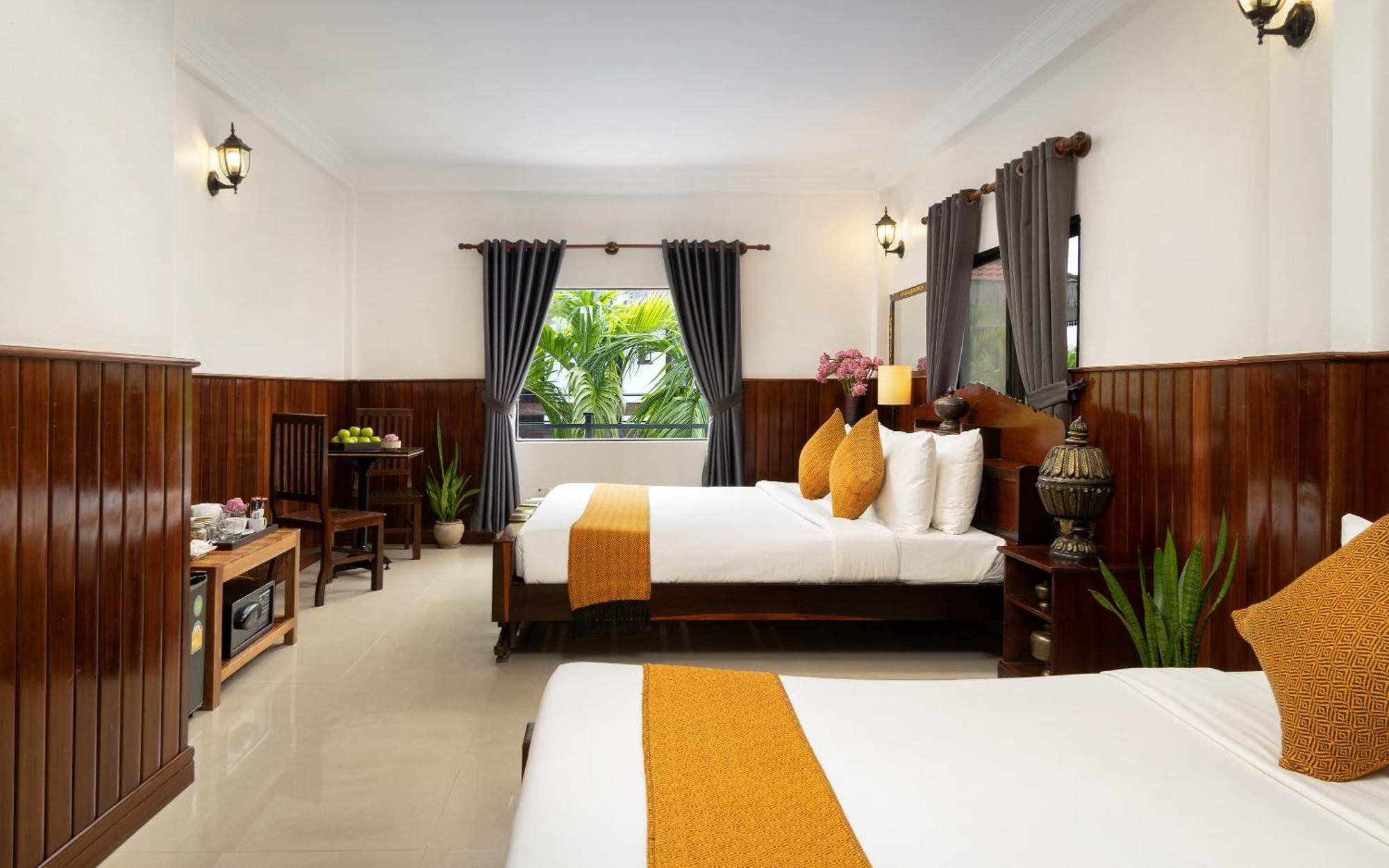 The Urban Hotel Siem Reap Bagian luar foto