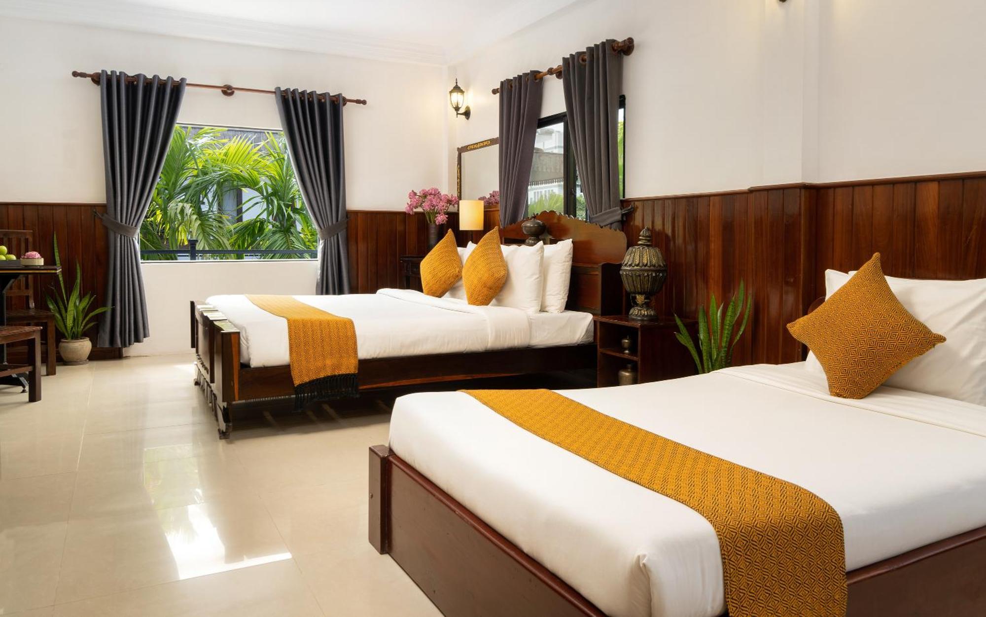 The Urban Hotel Siem Reap Bagian luar foto