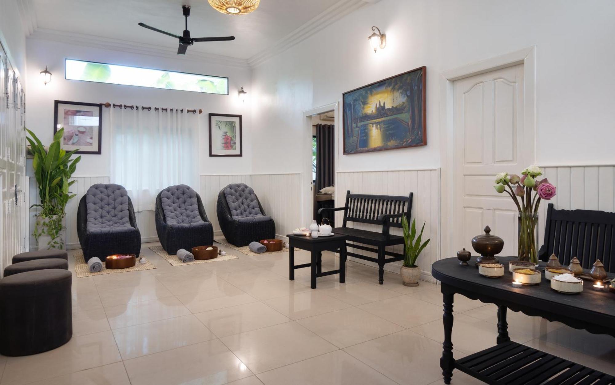 The Urban Hotel Siem Reap Bagian luar foto