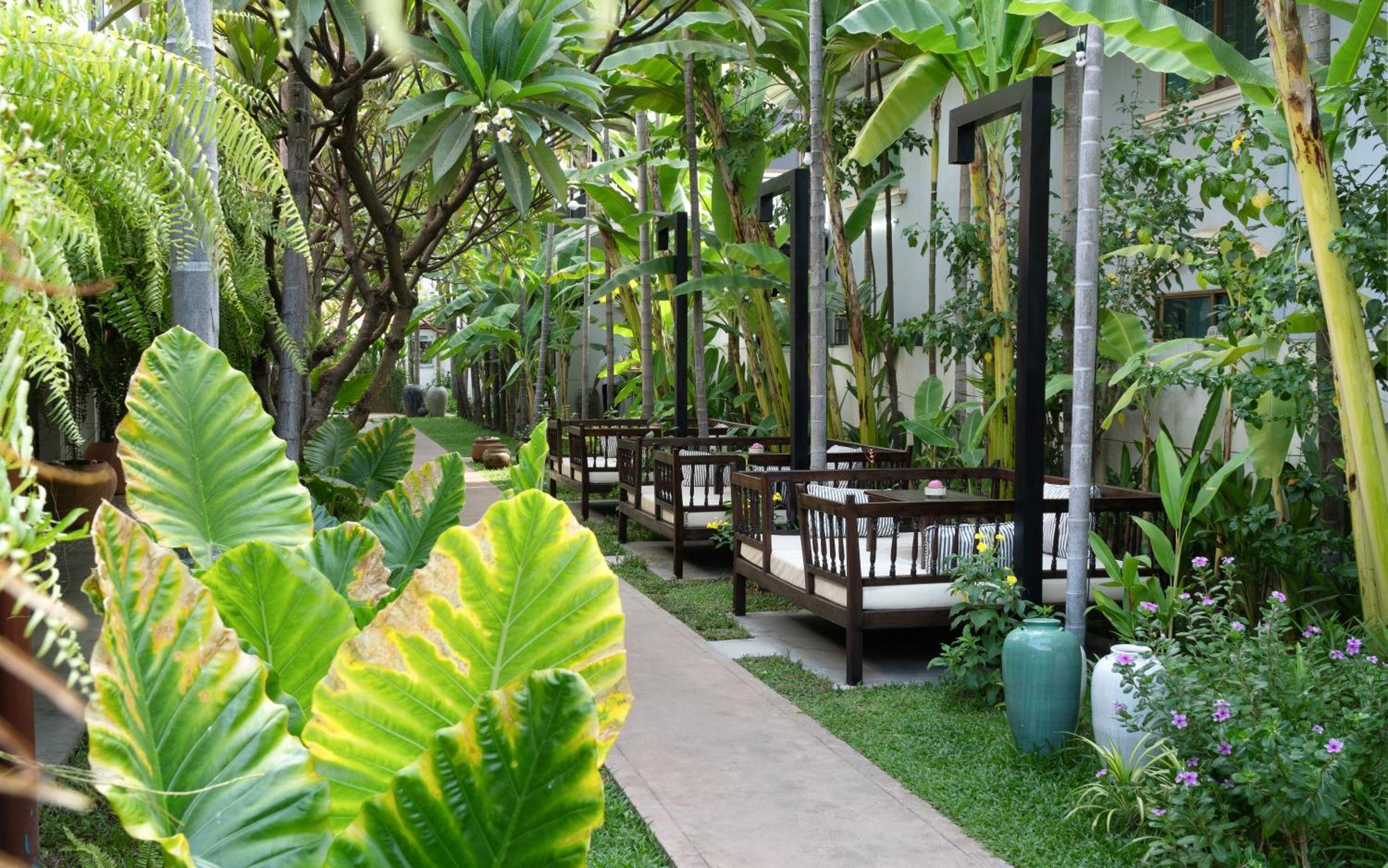 The Urban Hotel Siem Reap Bagian luar foto