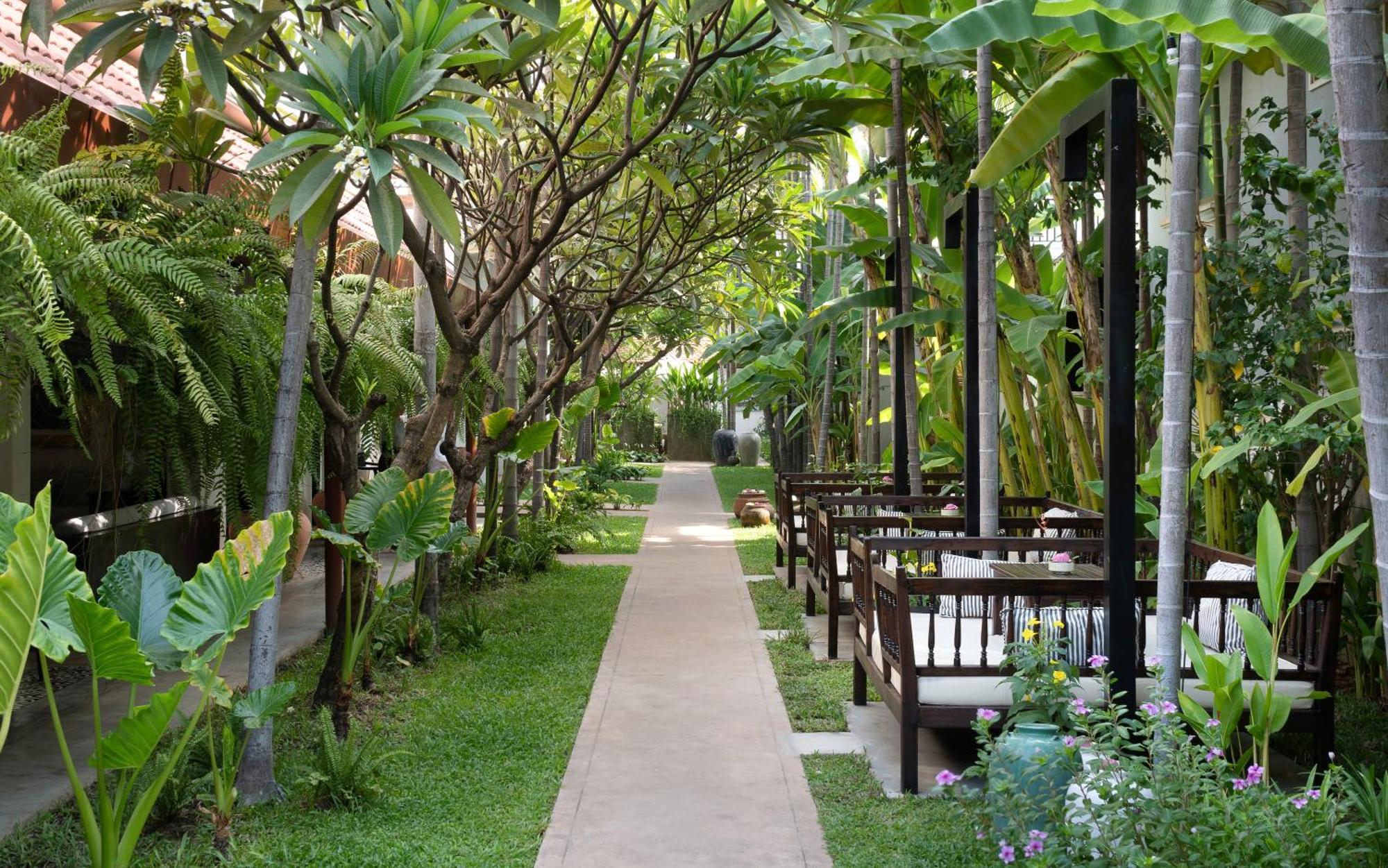 The Urban Hotel Siem Reap Bagian luar foto