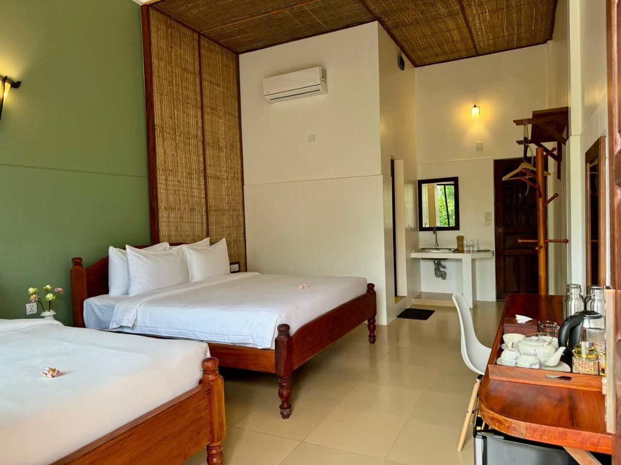 The Urban Hotel Siem Reap Bagian luar foto