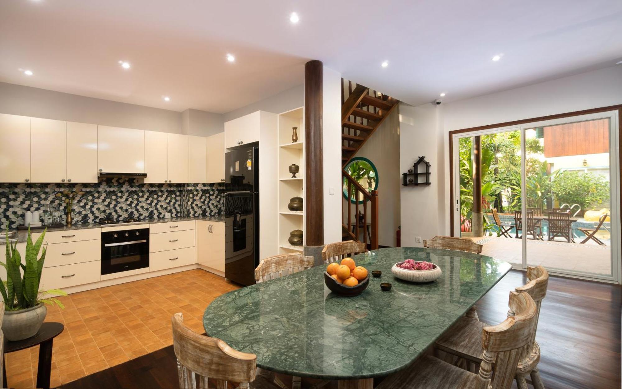 The Urban Hotel Siem Reap Bagian luar foto