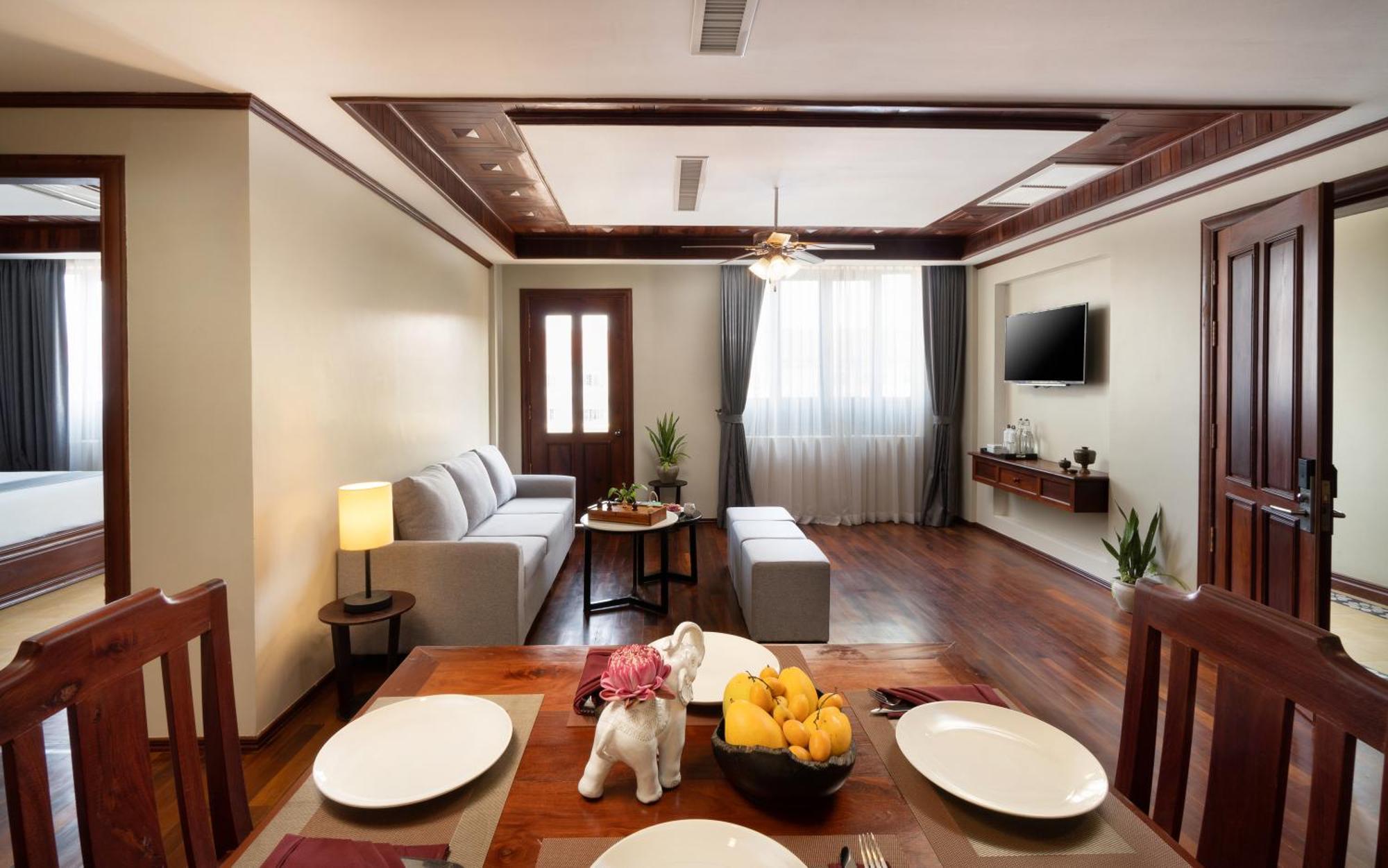 The Urban Hotel Siem Reap Bagian luar foto